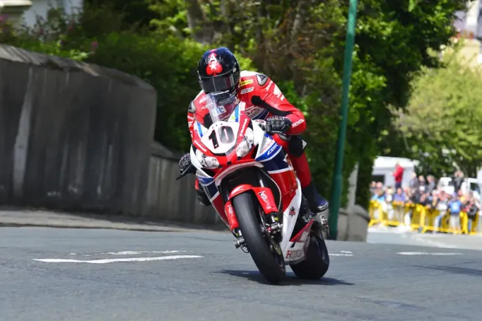 Framed Print : Conor Cummins (Honda) 2015 Superbike TT Framed Print : Conor Cummins (Honda) 2015 Superbike TT