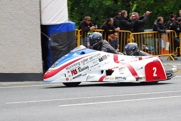 Conrad Harrison & Mike Aylott (Shelbourne Honda) 2015 Sidecar TT