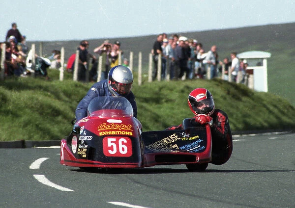 Bill Copson & Rick Roberts (Ireson Honda) 1993 Sidecar TT