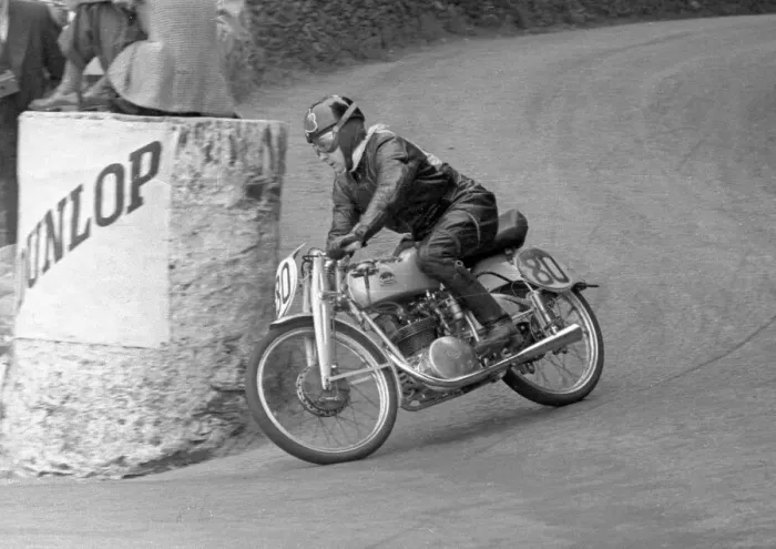 Framed Print : Cromie McCandless (Mondial) 1952 Ultra Lightweight TT