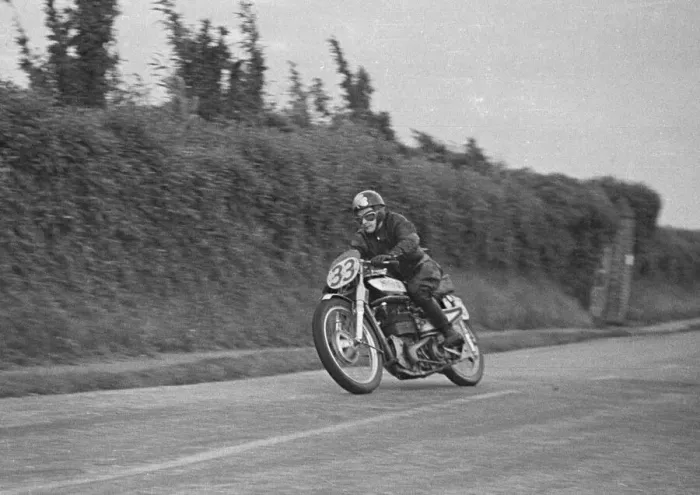 Framed Print : Cromie McCandless (Norton) 1949 Senior Manx Grand Prix Framed Print : Cromie McCandless (Norton) 1949 Senior Manx Grand Prix