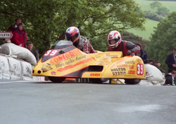Framed Print : Bill Crook & Ian Gemmell (Jacobs) 2000 Sidecar TT Framed Print : Bill Crook & Ian Gemmell (Jacobs) 2000 Sidecar TT