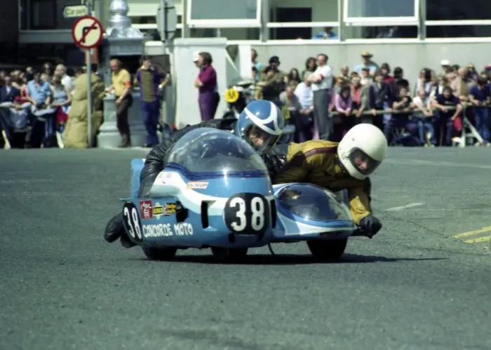 Framed Print : Bill Crook & Kenny Arthur (BSA) 1976 500cc Sidecar TT Framed Print : Bill Crook & Kenny Arthur (BSA) 1976 500cc Sidecar TT