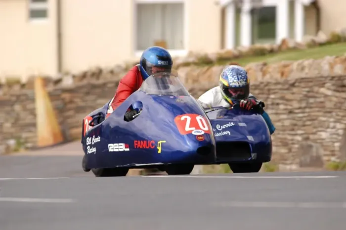 Framed Print : Bill Currie & Philip Bridge (Windle Yamaha) 2004 Sidecar TT Framed Print : Bill Currie & Philip Bridge (Windle Yamaha) 2004 Sidecar TT