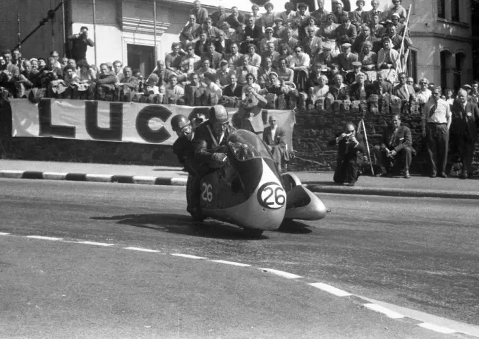 Framed Print : Cyril Smith & Eric Bliss (Norton) 1959 Sidecar TT Framed Print : Cyril Smith & Eric Bliss (Norton) 1959 Sidecar TT