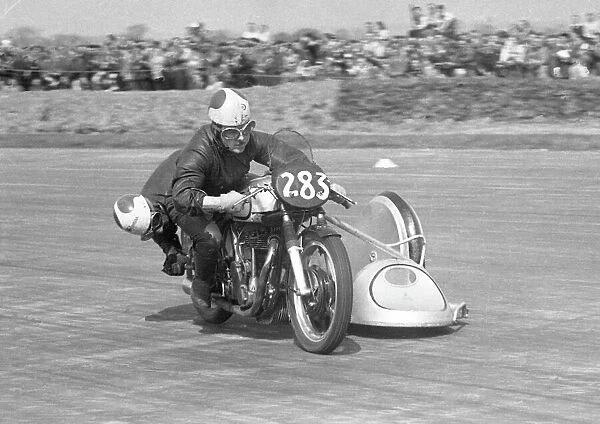 Cyril Smith (Norton) 1952 Silverstone