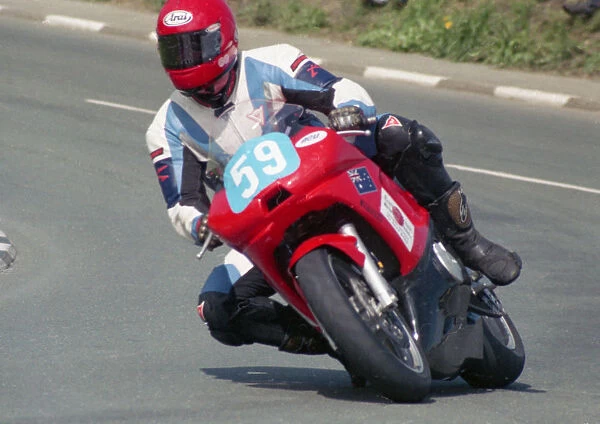 Damien Brady (Yamaha) 2002 Junior TT