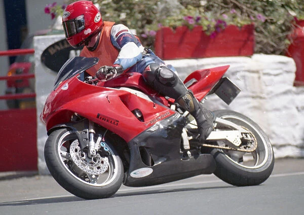Damien Brady (Yamaha) 2002 Production 1000 TT