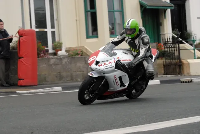 Framed Print : Damien Gledhill (Kawasaki) 2008 Newcomers Manx Grand Prix Framed Print : Damien Gledhill (Kawasaki) 2008 Newcomers Manx Grand Prix