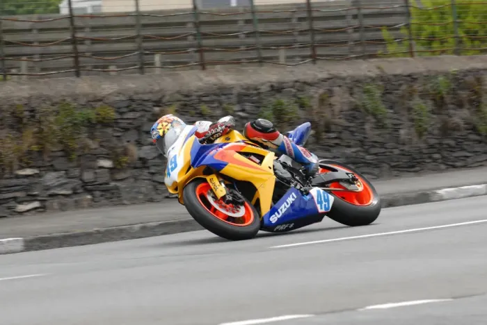 Framed Print : Dan Cooper (Suzuki) 2010 Supersport TT
