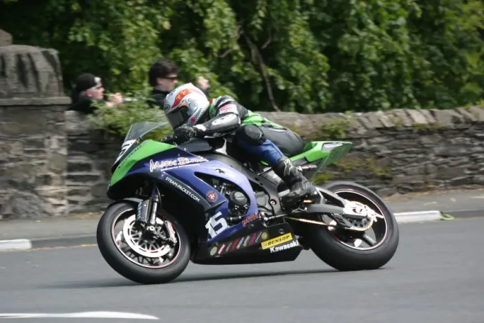 Framed Print : Dan Kneen (Kawasaki) 2011 Superbike TT Framed Print : Dan Kneen (Kawasaki) 2011 Superbike TT