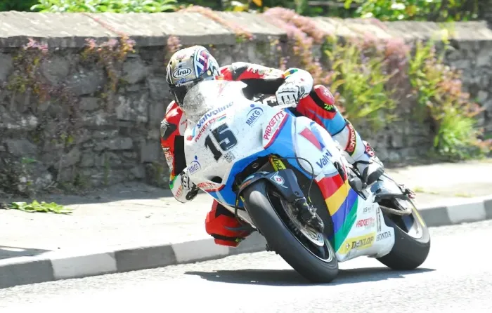 Framed Print : Dan Kneen (Padgetts Honda) 2015 Superbike TT Framed Print : Dan Kneen (Padgetts Honda) 2015 Superbike TT
