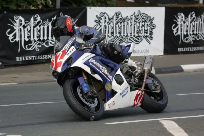 Framed Print : Dan Kneen (Suzuki) 2009 Superstock TT Framed Print : Dan Kneen (Suzuki) 2009 Superstock TT