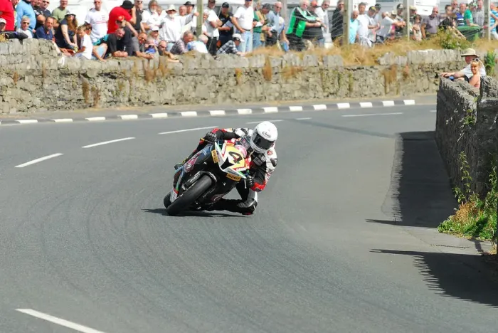 Framed Print : Dan Kneen (Suzuki) 2014 Southern 100 Framed Print : Dan Kneen (Suzuki) 2014 Southern 100