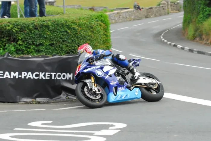 Framed Print : Dan Kneen (Yamaha) 2016 Southern 100 Framed Print : Dan Kneen (Yamaha) 2016 Southern 100