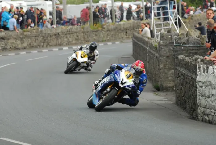 Framed Print : Dan Kneen (Yamaha) 2016 Southern 100 Framed Print : Dan Kneen (Yamaha) 2016 Southern 100
