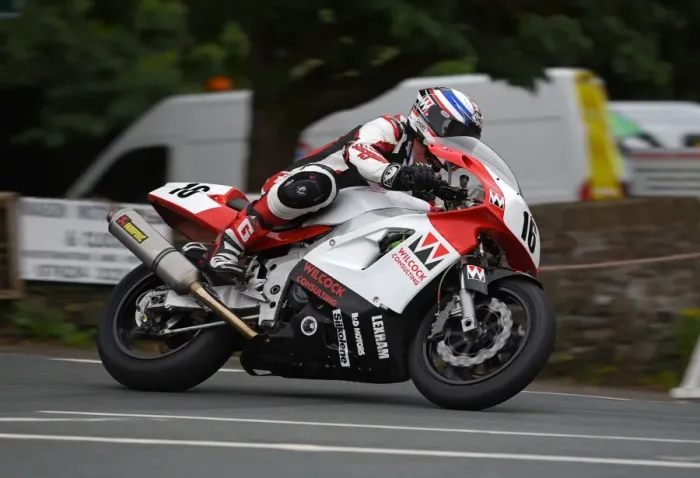 Framed Print : Dan Stewart (Kawasaki) 2016 Superbike Classic TT Framed Print : Dan Stewart (Kawasaki) 2016 Superbike Classic TT