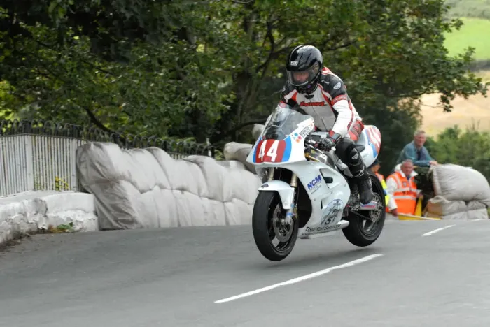 Framed Print : Daniel Millard (Kawasaki) 2009 Newcomers Manx Grand Prix