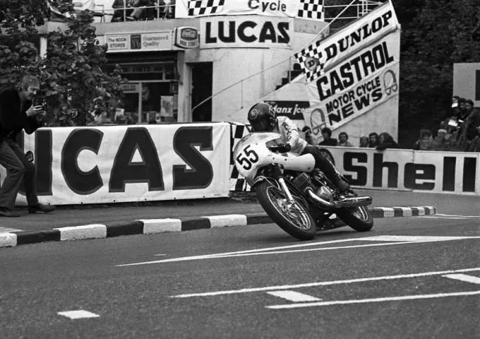 Framed Print : Danny Shimmin (Suzuki) 1973 Production TT