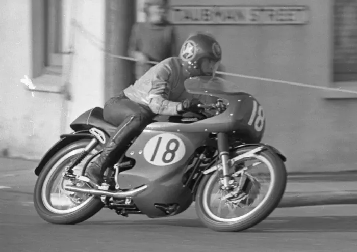 Framed Print : Danny Shimmin (Velocette) 1975 Production TT Framed Print : Danny Shimmin (Velocette) 1975 Production TT