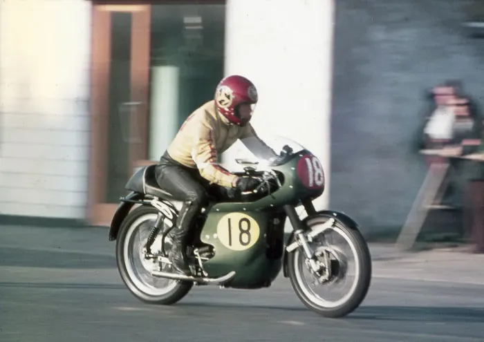 Framed Print : Danny Shimmin (Velocette) 1975 Production TT