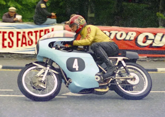 Framed Print : Danny Shimmin (Velocette Metisse) 1977 Formula Two TT Framed Print : Danny Shimmin (Velocette Metisse) 1977 Formula Two TT