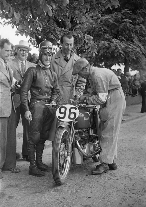 Framed Print : Dario Ambrosini (Benelli) 1950 Lightweight TT