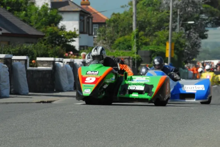Framed Print : Darren Hope & Paul Bumfrey (DMR Kawasaki) 2013 Southern 100 Framed Print : Darren Hope & Paul Bumfrey (DMR Kawasaki) 2013 Southern 100