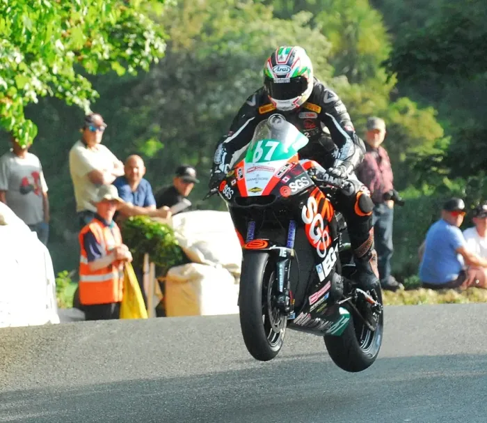 Framed Print : Darren James (Kawasaki) 2016 Lightweight TT Framed Print : Darren James (Kawasaki) 2016 Lightweight TT