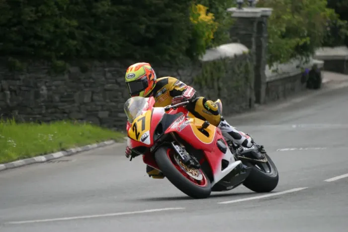 Framed Print : Darren Lindsay (Suzuki) 2005 Senior TT