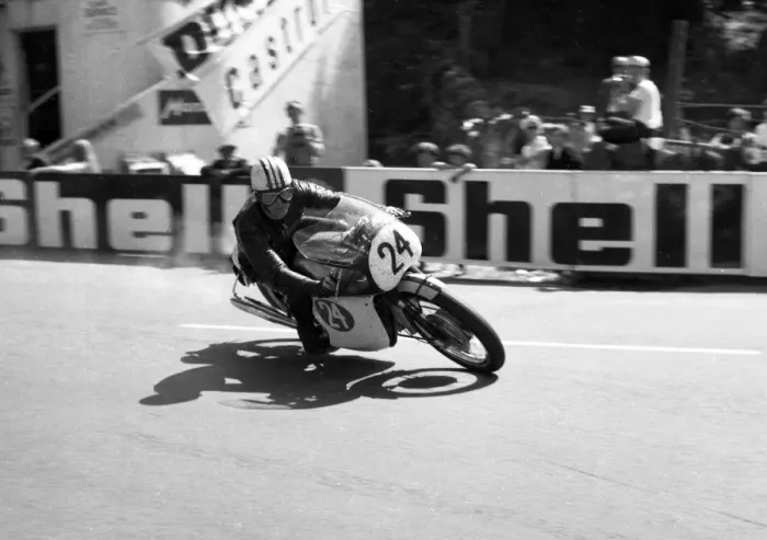 Framed Print : Darryl Pendlebury (Triumph) 1969 Production 750 TT Framed Print : Darryl Pendlebury (Triumph) 1969 Production 750 TT