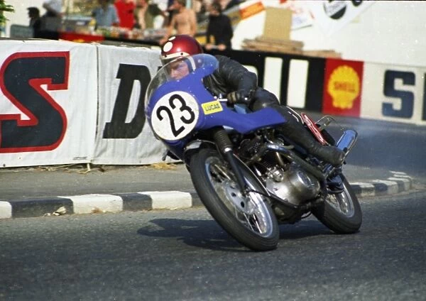 Darryl Pendlebury (Triumph) 1970 Production 750 TT