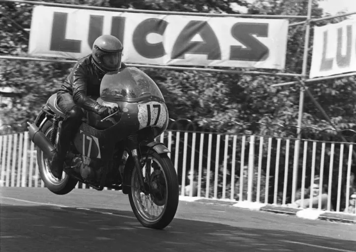 Framed Print : Darryl Pendlebury (Triumph) 1974 Production 1000 TT Framed Print : Darryl Pendlebury (Triumph) 1974 Production 1000 TT