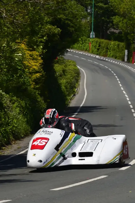 Framed Print : Darryl Rayner & Richard Lawrence (Shelbourne Honda) 2015 Sidecar TT Framed Print : Darryl Rayner & Richard Lawrence (Shelbourne Honda) 2015 Sidecar TT