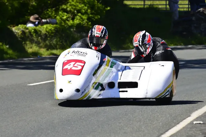 Framed Print : Darryl Raynor & Richard Lawrence (Shelbourne Honda) 2015 Sidecar TT Framed Print : Darryl Raynor & Richard Lawrence (Shelbourne Honda) 2015 Sidecar TT