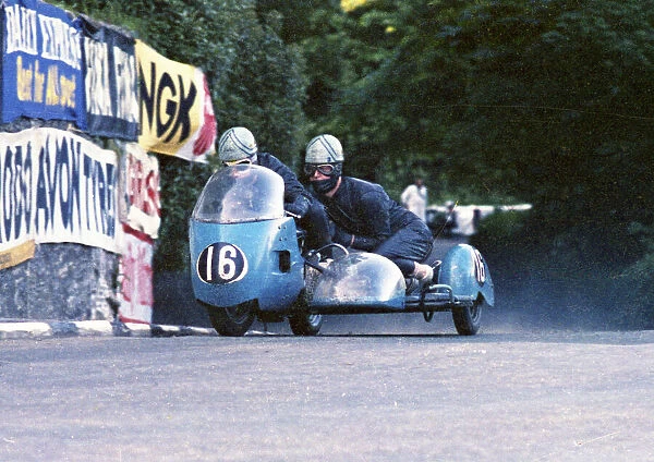Dave Ajax & M D Caley (Norton) 1965 Sidecar TT