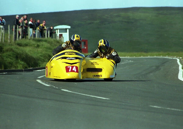 Dave Alcock & Dave Gledill (Shelbourne) 1999 Sidecar TT