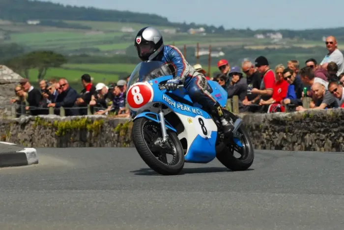 Framed Print : Dave Ashton (Yamaha) Parade Lap, 2015 Southern 100 Framed Print : Dave Ashton (Yamaha) Parade Lap, 2015 Southern 100