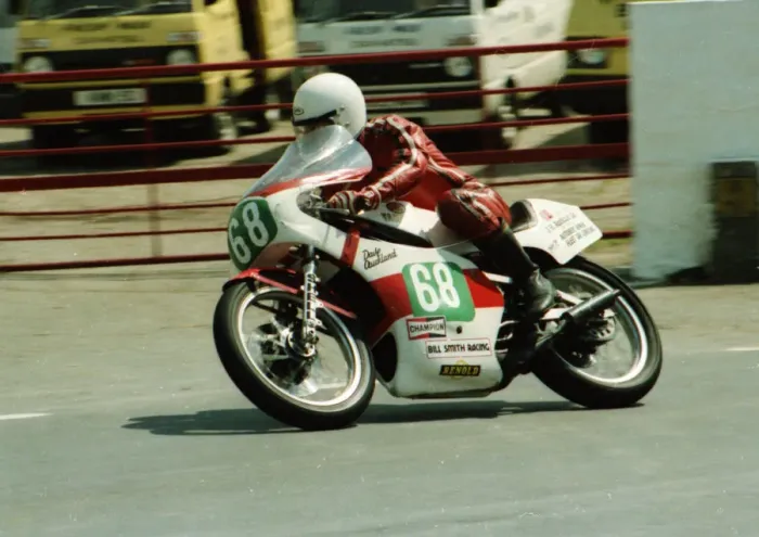 Framed Print : Dave Auckland (Yamaha) 1984 Junior TT