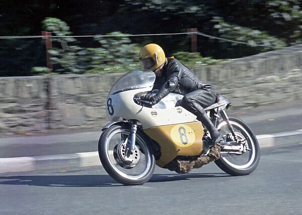 Dave Bevan (Kettle Norton) 1972 Senior Manx Grand Prix