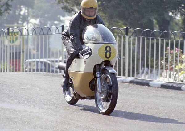 Dave Bevan (Petty Norton) 1972 Senior Manx Grand Prix