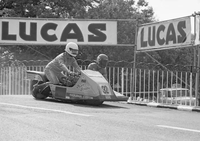 Framed Print : Dave Bexley & Mick Skeels (Hadleigh Honda) 1975 1000 Sidecar TT