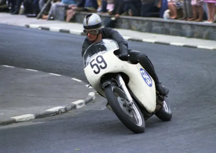 Framed Print : Dave Brown (Norton) 1968 Junior TT Framed Print : Dave Brown (Norton) 1968 Junior TT