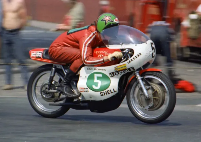 Framed Print : Dave Browning (Yamaha) 1970 Lightweight TT Framed Print : Dave Browning (Yamaha) 1970 Lightweight TT