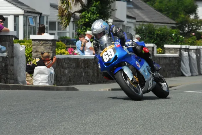 Framed Print : Dave Corlett (Kawasaki) 2014 Southern 100