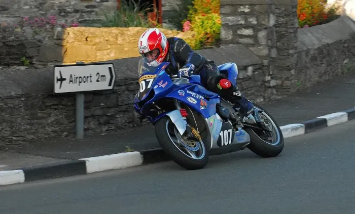 Framed Print : Dave Corlett (Kawasaki) 2015 Southern 100 Framed Print : Dave Corlett (Kawasaki) 2015 Southern 100