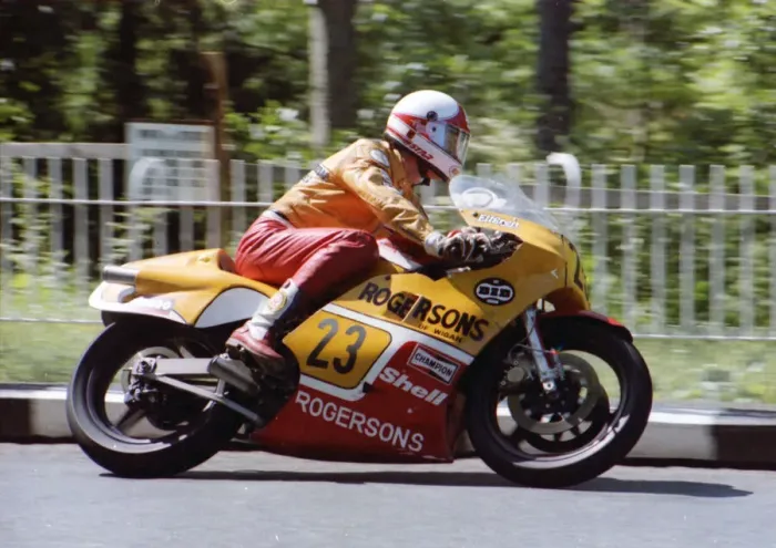 Framed Print : Dave Dean (Suzuki) 1982 Senior TT Framed Print : Dave Dean (Suzuki) 1982 Senior TT