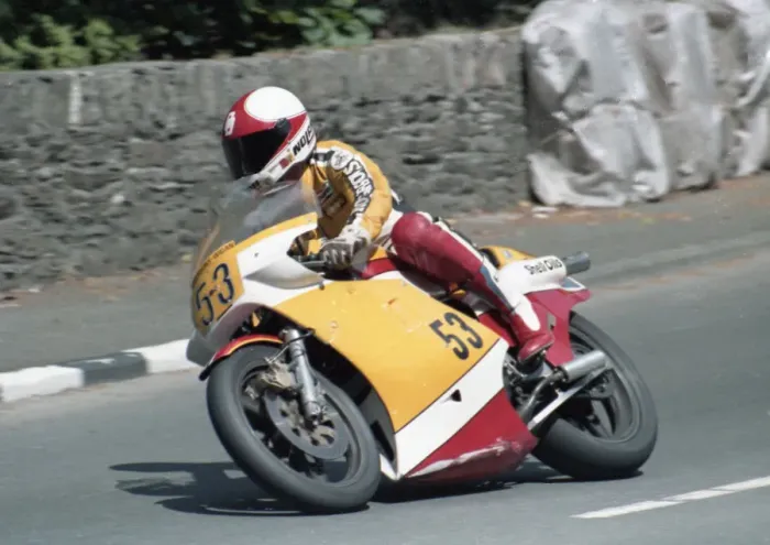 Framed Print : Dave Dean (Suzuki) 1985 Senior TT Framed Print : Dave Dean (Suzuki) 1985 Senior TT