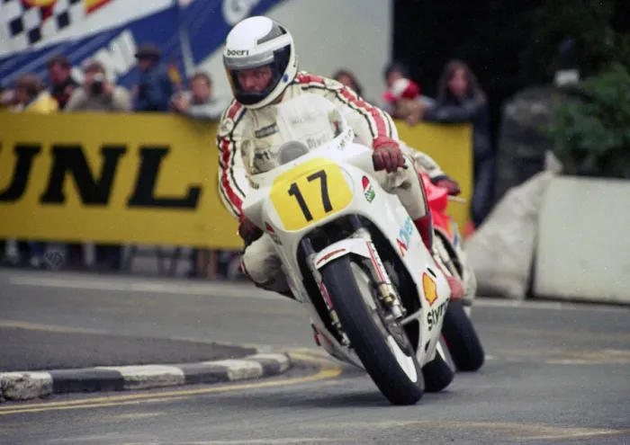 Framed Print : Dave Dean (Suzuki) 1987 Senior TT Framed Print : Dave Dean (Suzuki) 1987 Senior TT