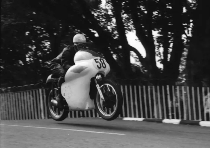 Framed Print : Dave Degens (Matchless) 1962 Senior Manx Grand Prix Framed Print : Dave Degens (Matchless) 1962 Senior Manx Grand Prix